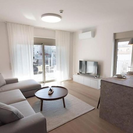 Bright Apartment In The New Building Афины Экстерьер фото