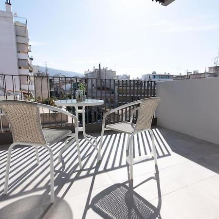 Bright Apartment In The New Building Афины Экстерьер фото