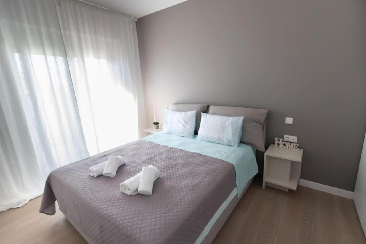 Bright Apartment In The New Building Афины Экстерьер фото