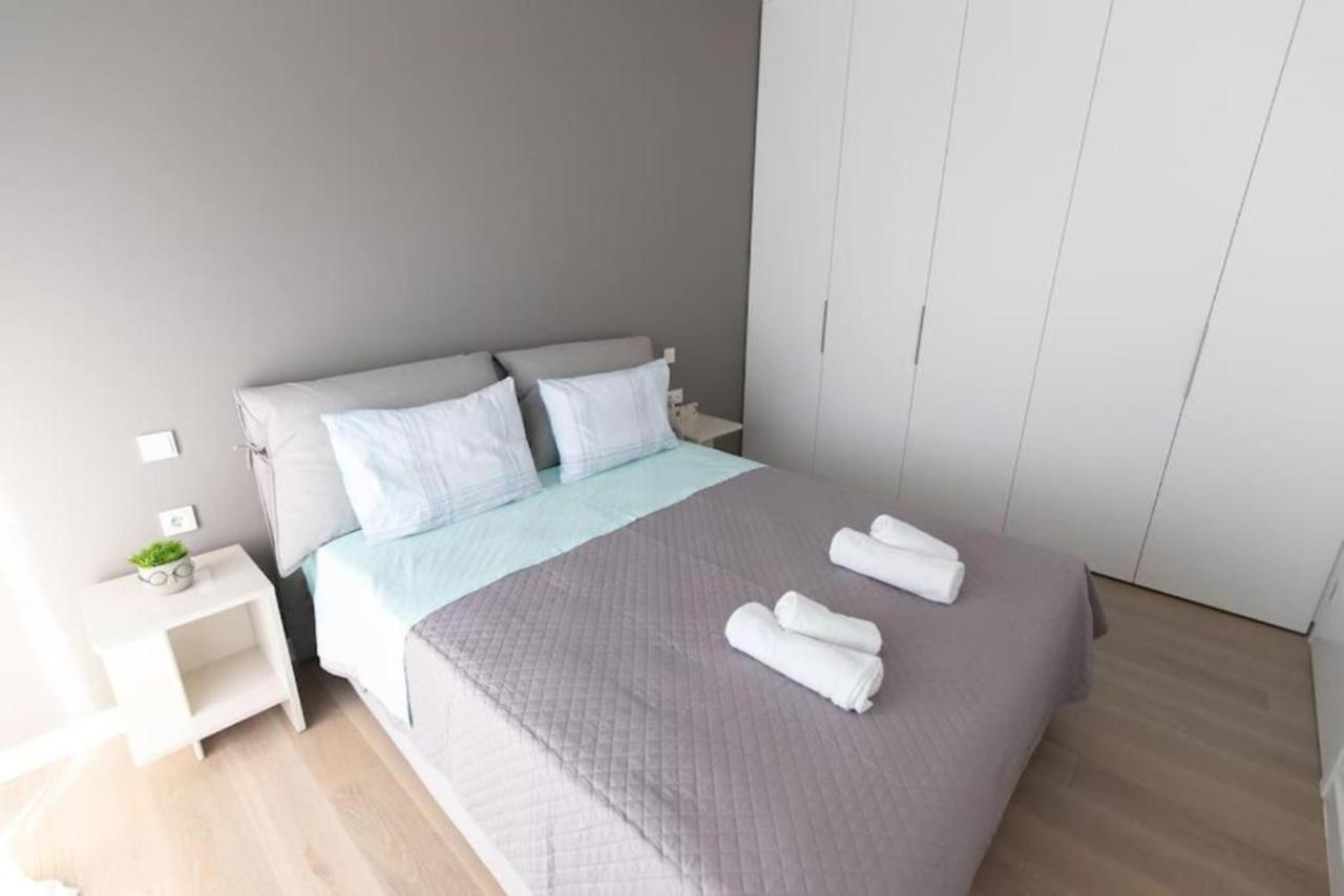 Bright Apartment In The New Building Афины Экстерьер фото